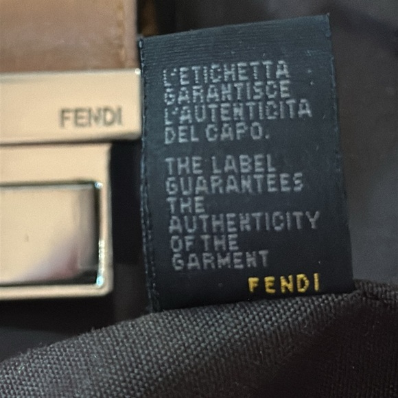 π₯ Authentic Fendi FF Tobacco Messenger Bag in Zucca Canvas Cognac Leather π₯ - Picture 15 of 16